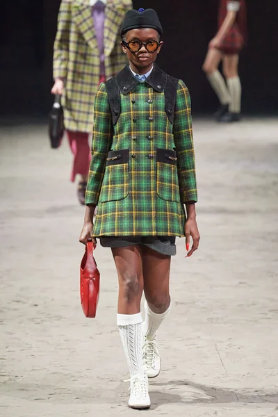 Look 44